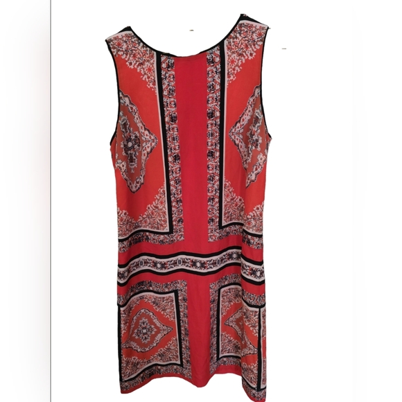 Carmen Marc Valvo Dresses & Skirts - Carmen Red Patterned Mini Sheath Dress With Exposed Back Zipper Size 4